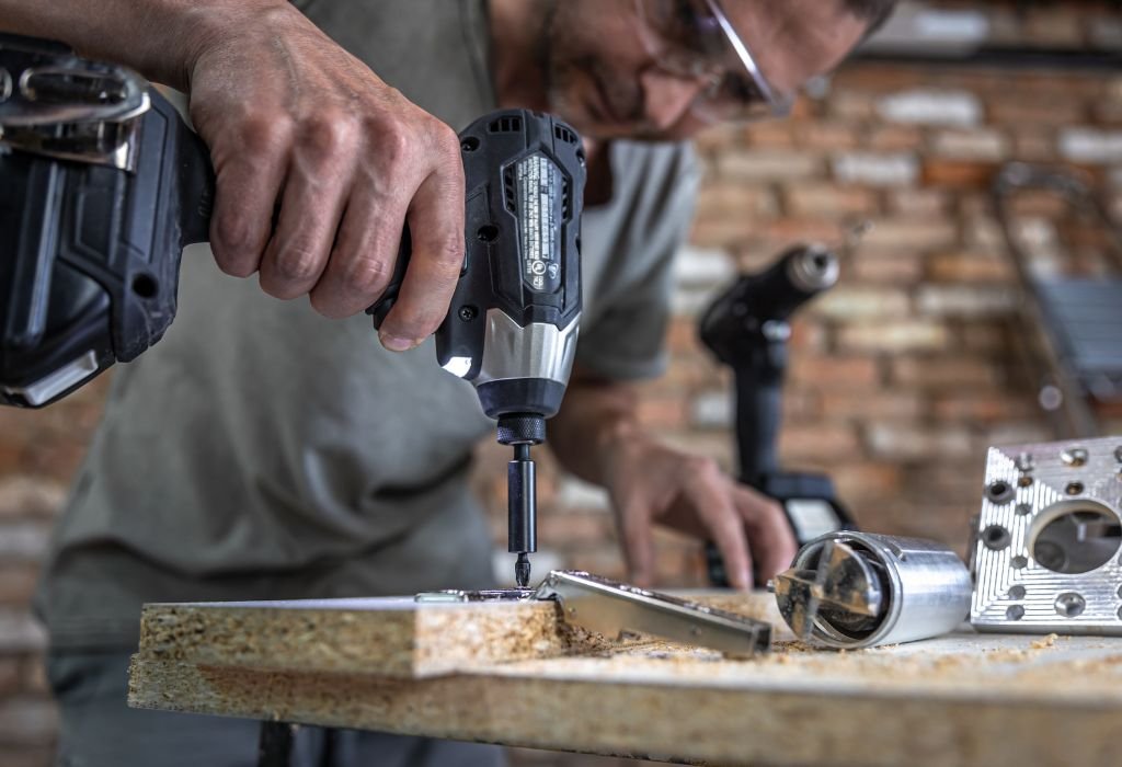 Alternatives to Bauer Cordless Drills