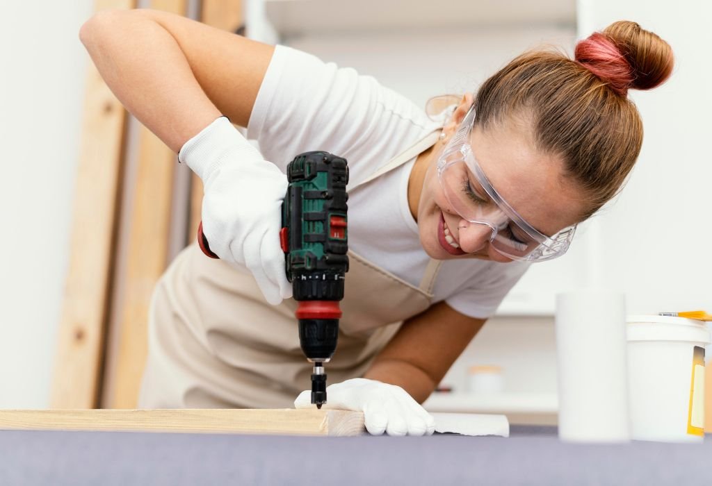 How to Choose a Cordless Drill: A Simple Buyer’s Guide