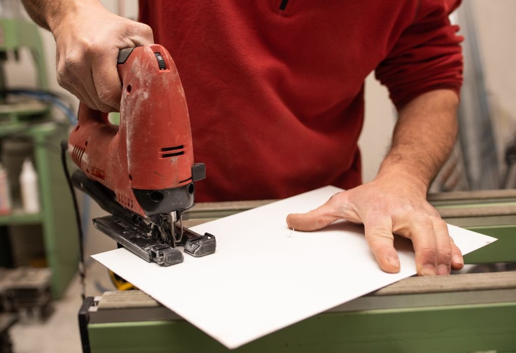 Ergonomics & Build — Comfort, Weight, Balance, Features