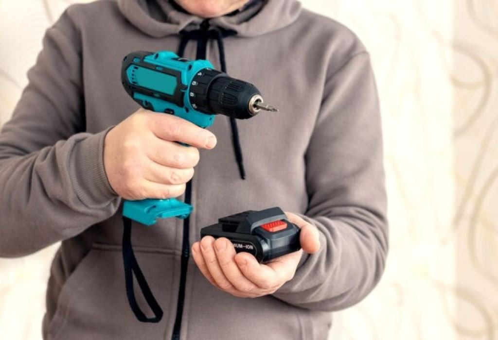 12V vs 18V: Side-by-Side Comparison