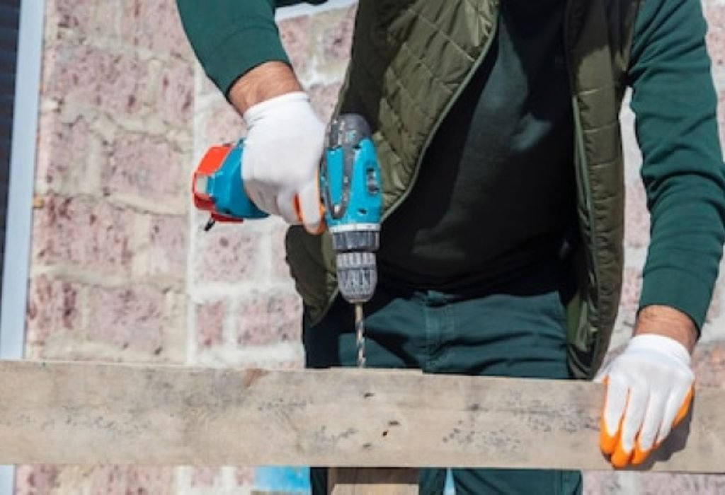 Quick Answer — What Is a Right Angle Drill?