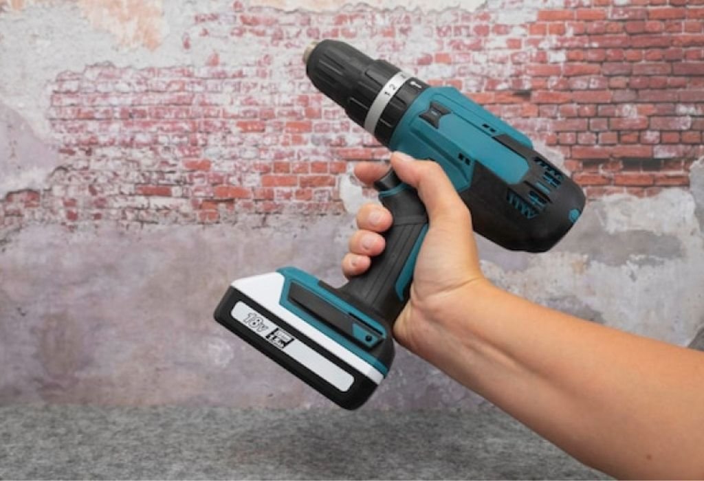 Hand Impact Driver vs Powered Impact Driver