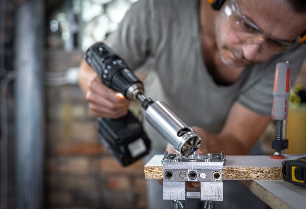 How Does a Variable Speed Drill Press Work for Wood & Metal