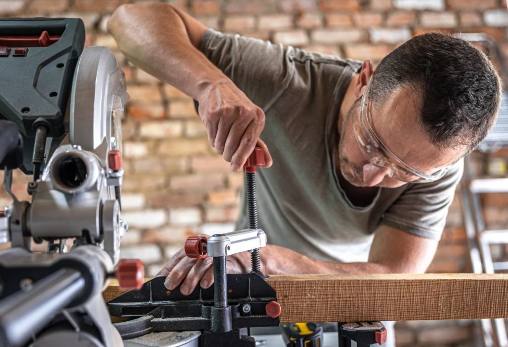 Know Your Drill Press Table and Vise Types