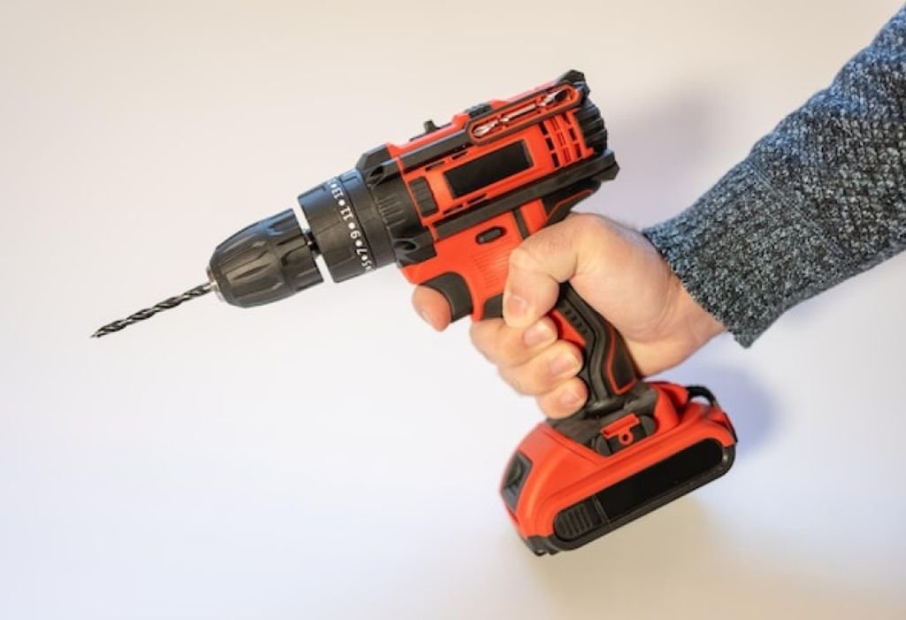How to Use a Cordless Screwdriver the Right Way