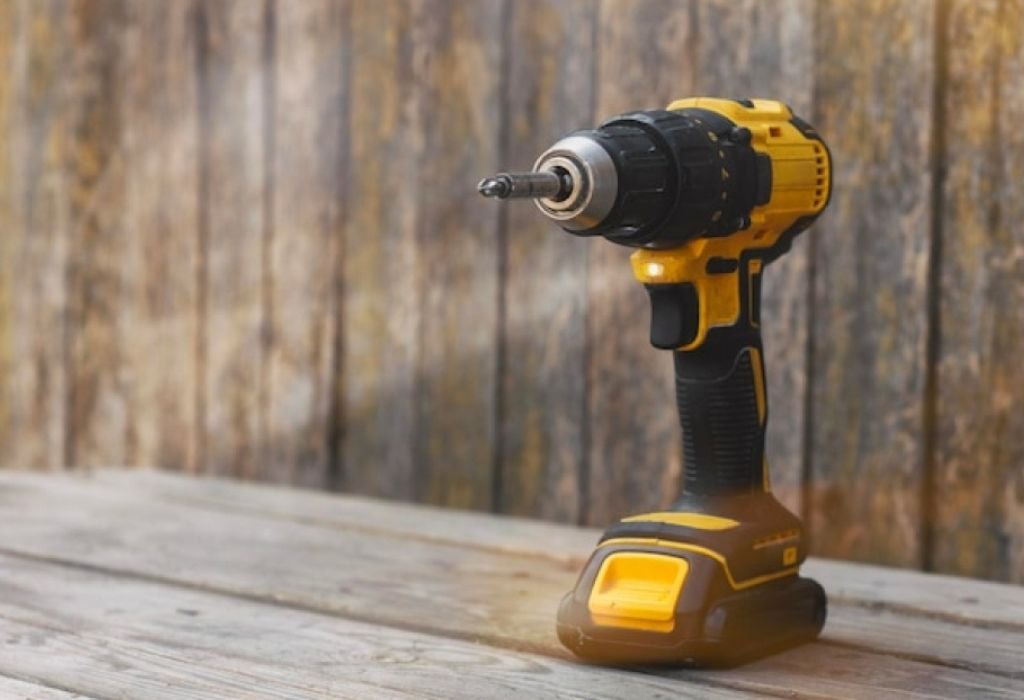 Can I Turn a Hand Winch with a Cordless Screwdriver?