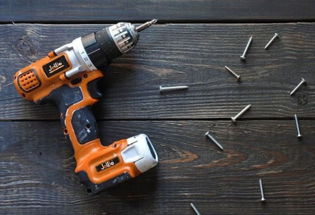 What Is a Cordless Power Screwdriver?