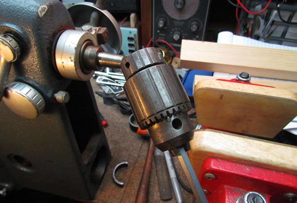 How to Remove a Jacobs Chuck from a Drill Press Easily