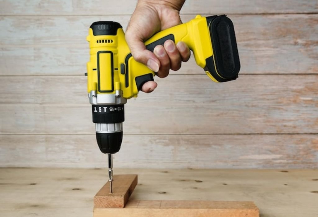 Understanding the Difference Between a Cordless Drill and a Cordless Screwdriver