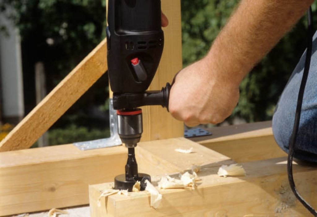 How to Make a Perfect 6 Inch Hole in Wood Without Splits