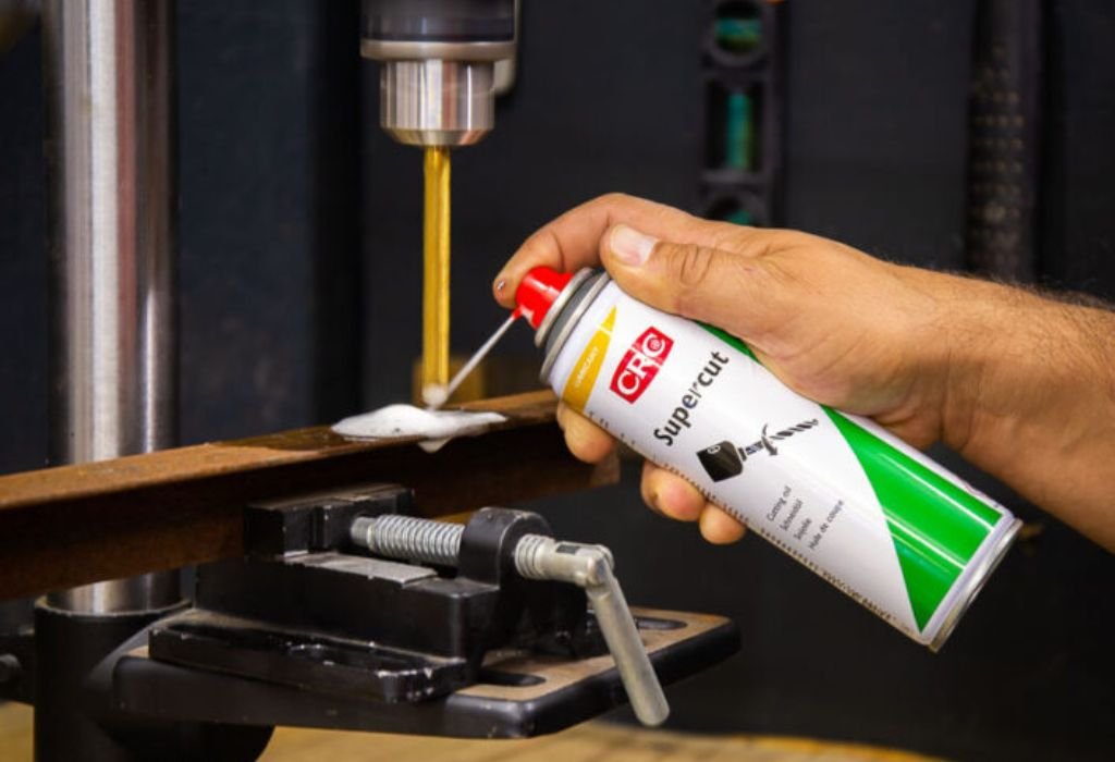 Why Cutting Oil Is Important When Drilling Metal