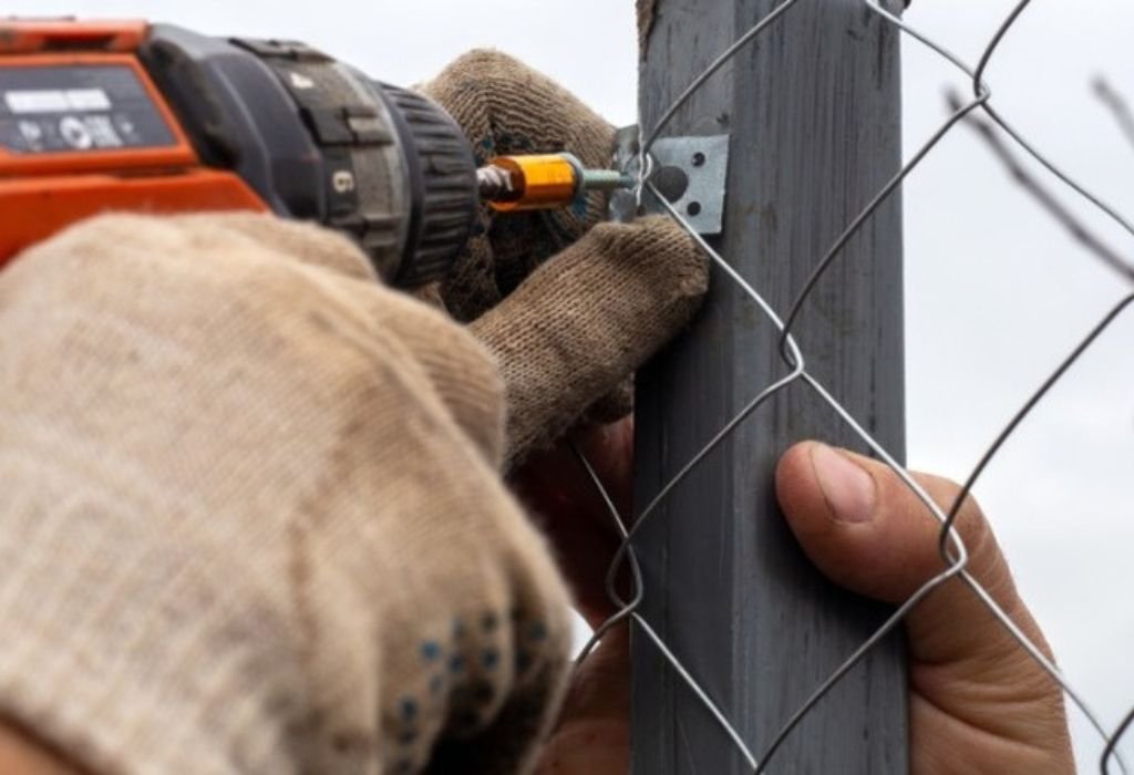 How to Smooth and Finish the Hole After Drilling