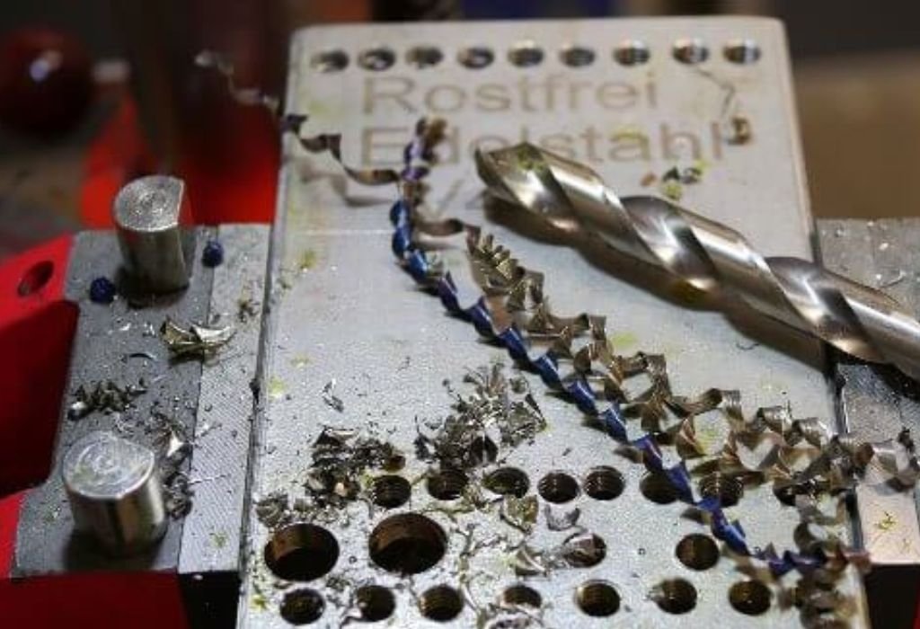 Safety Tips While Elongating Holes in Metal