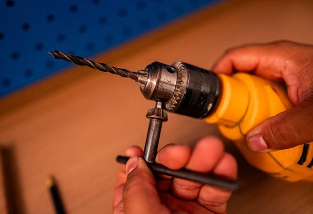 What to Do if the Chuck Loosens While Drilling