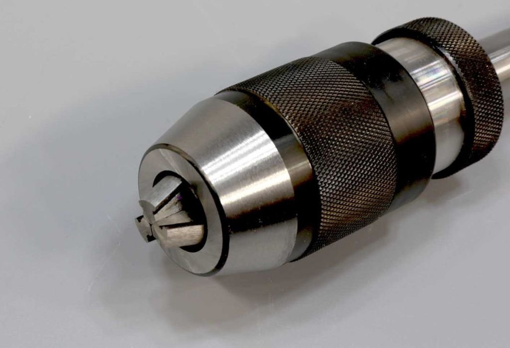 What a Keyless Drill Chuck Does and Why Proper Tightening Matters