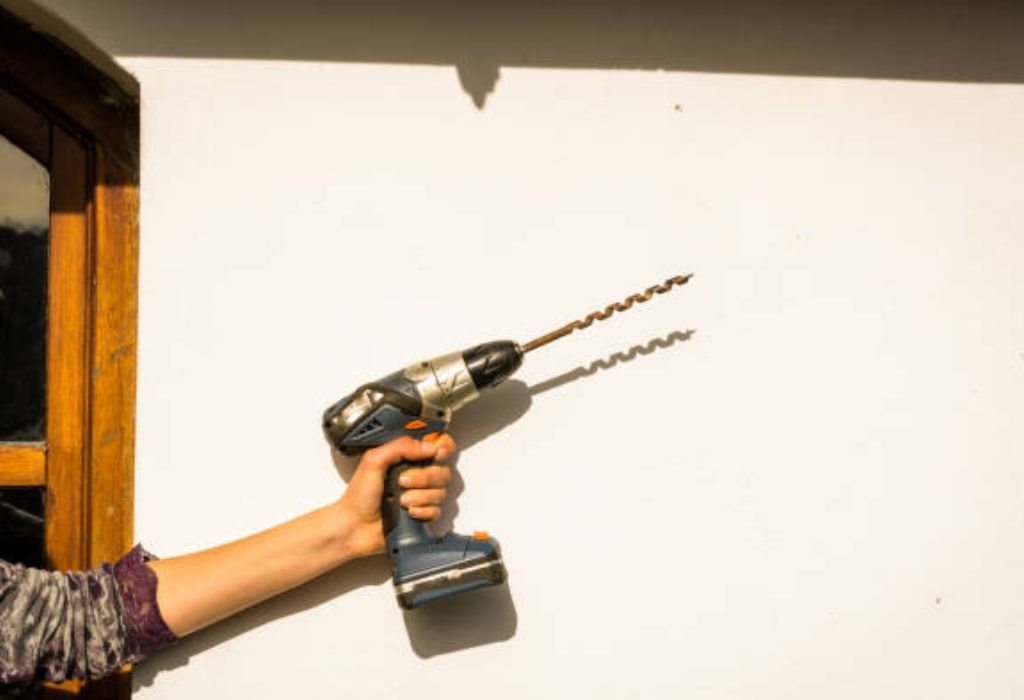 Basic Working Principle of a Hand Drill