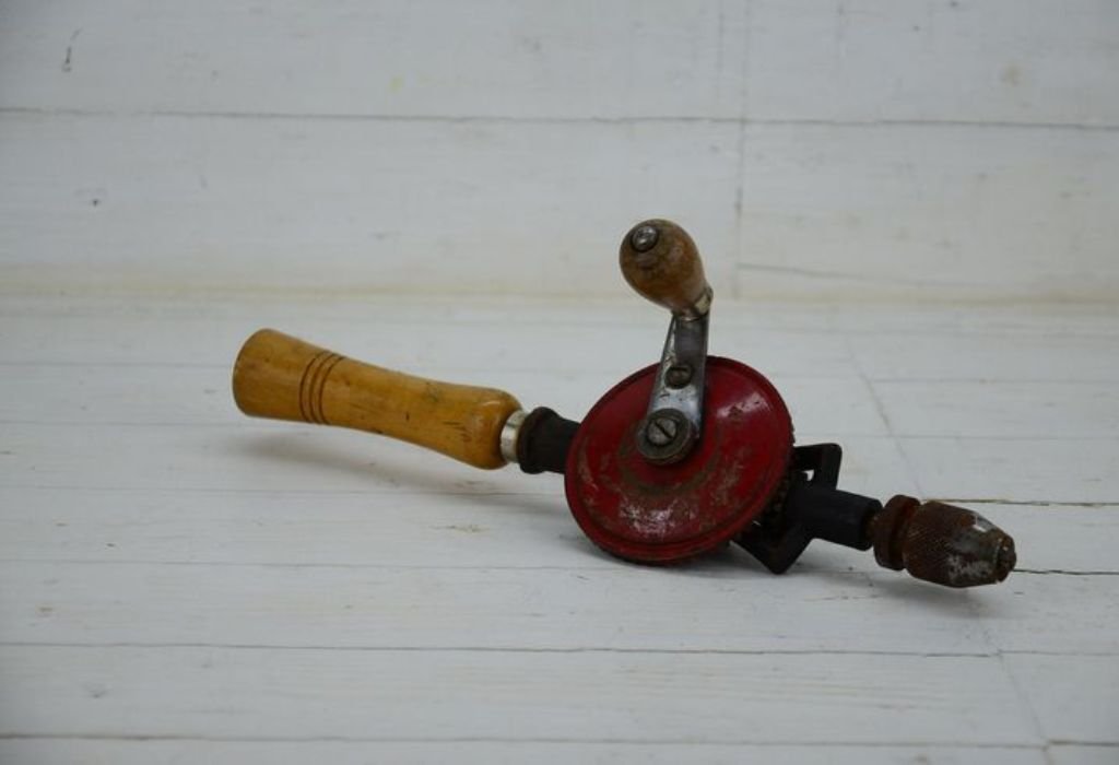 Safety Tips for Manual Metal Drilling