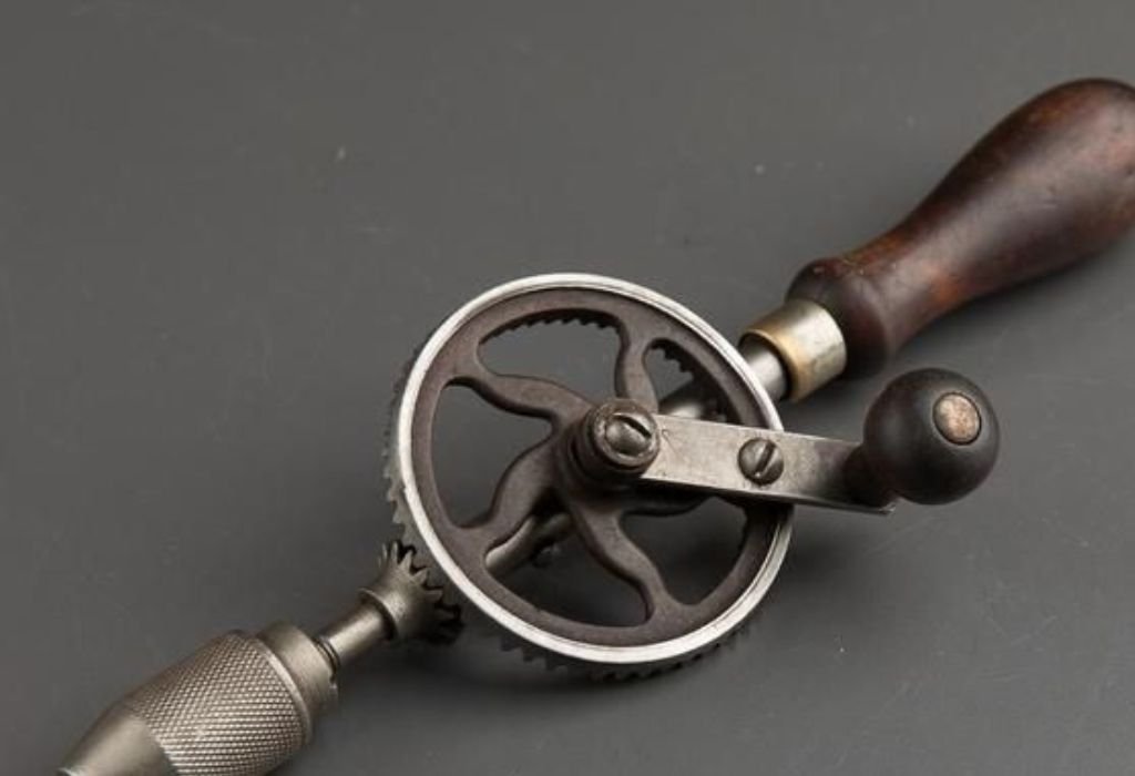 Hand Drill vs Eggbeater Drill Meaning and Key Differences