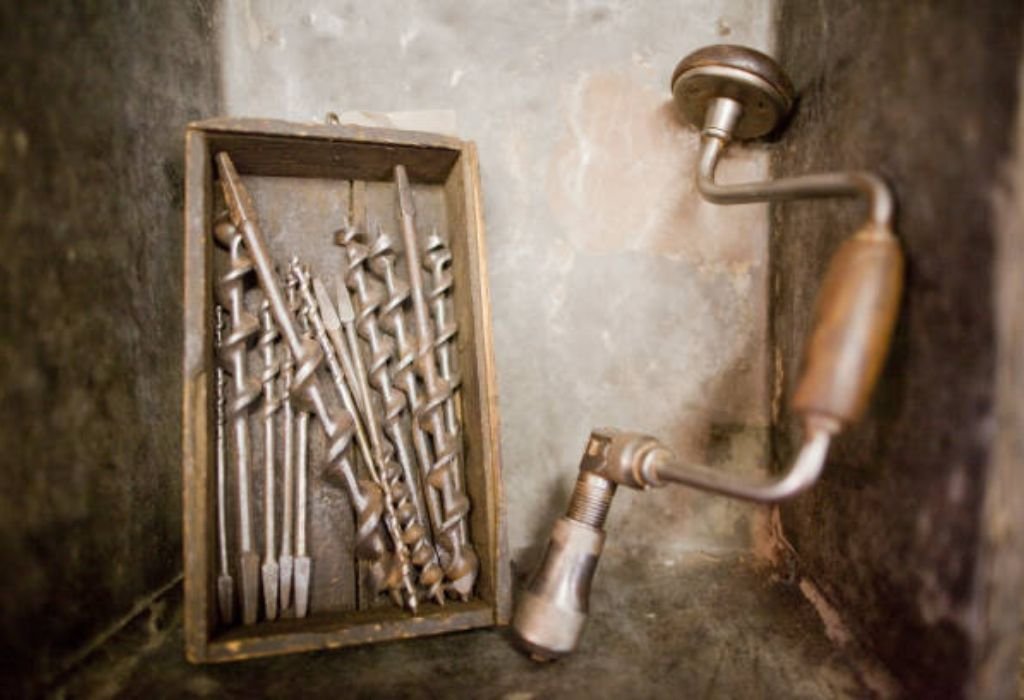 Hand Drill Storage and Rust Prevention for Long Tool Life