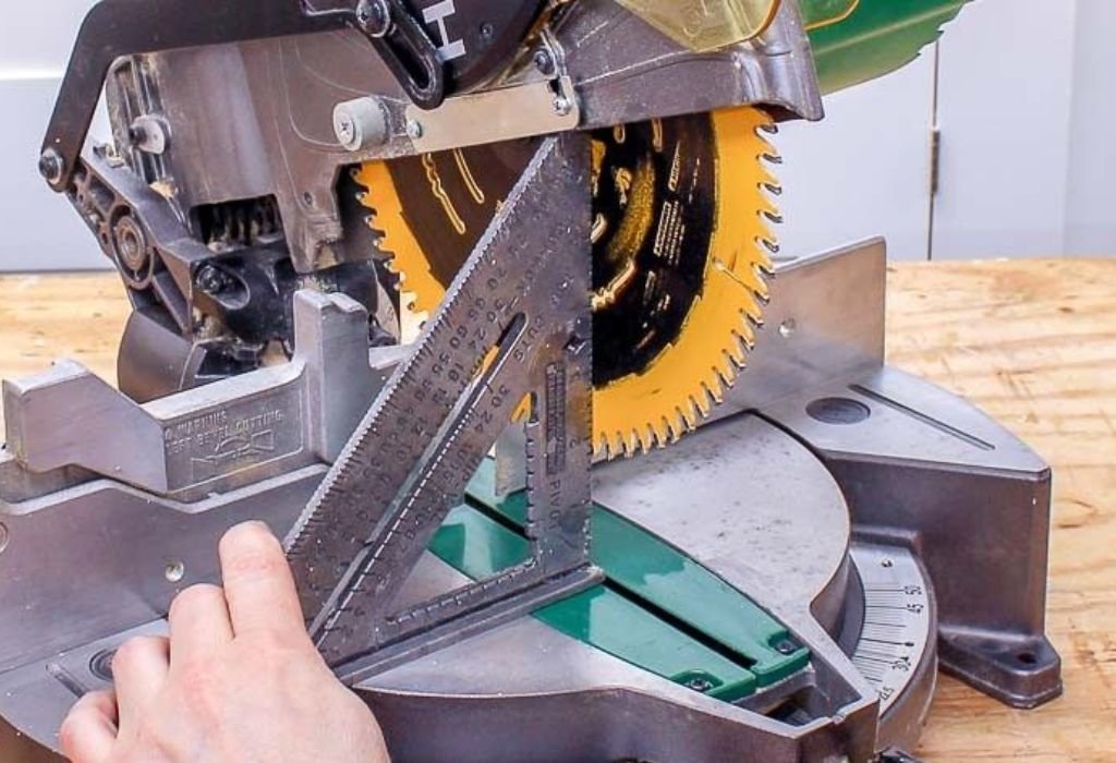 How to Change a Craftsman Miter Saw Blade Safely and Easily