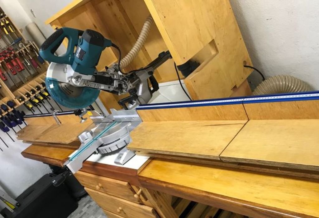 How To Replace a Miter Saw Blade Safely and Efficiently