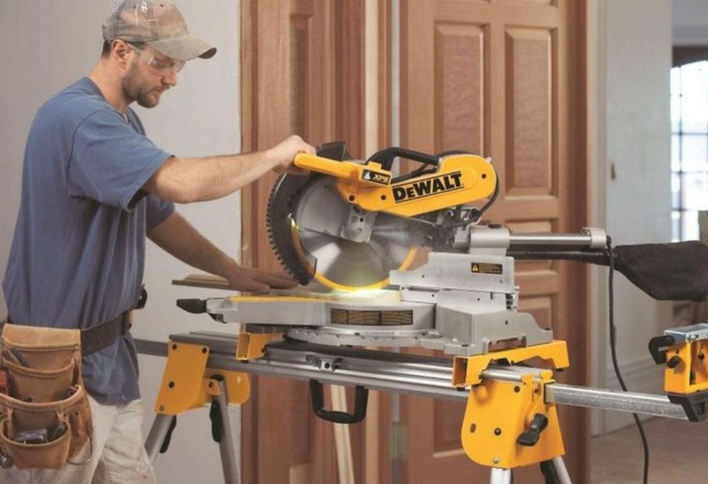 How to Cut 45 Degree Angles With a Circular Saw: A Guide